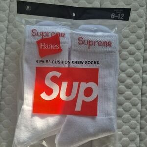 Hanes Supreme White Crew Socks